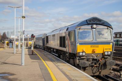 66780 at Clapham Junction. &copy; Zain