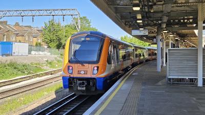 photo of 710268 at Willesden Junction