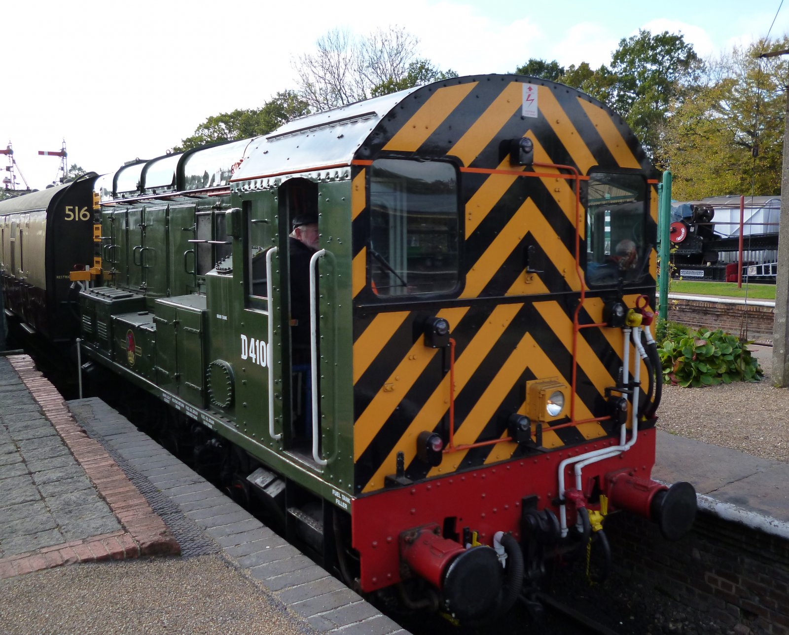 Photo of D4106 at Bluebell Railway — trainlogger