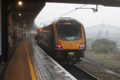 195008 at York. &copy; South Coast Trainspotter