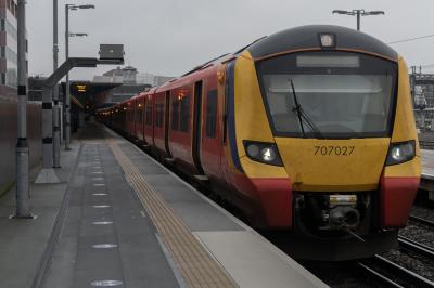 707027 at Reading. &copy; Harry Bennellick