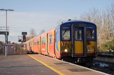5716 at Surbiton. &copy; Zain