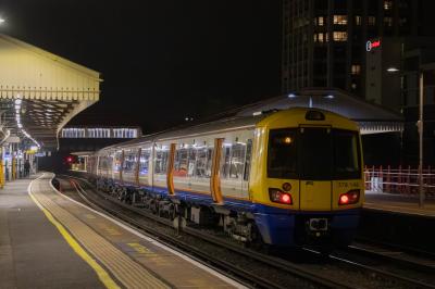 378146 at Clapham Junction. &copy; Zain