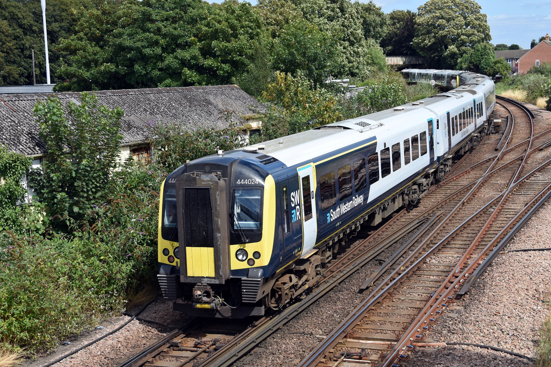 Photo of 444024 at Havant — trainlogger