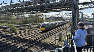 390042 at Crewe. &copy; Luivery