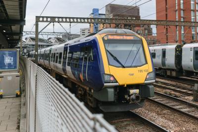 195105 at Leeds. &copy; llamafish