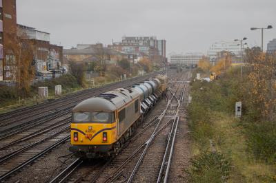 69011,69001 at Wimbledon West Junction. &copy; Zain