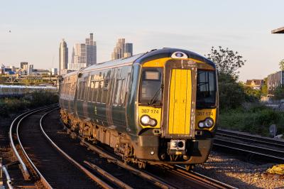photo of 387174 at Clapham Junction