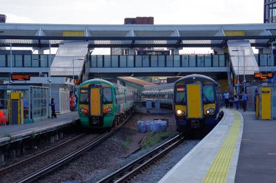 377470,377517 at East Croydon. &copy; Shotts