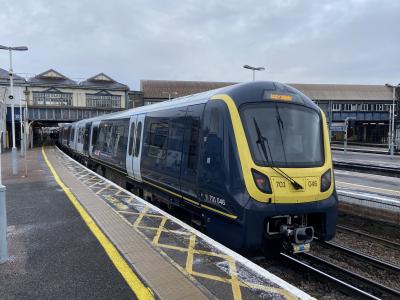 701046 at Clapham Junction. &copy; Pistolpete008
