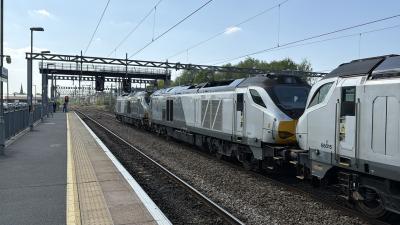 68012 at Swindon. &copy; Luivery