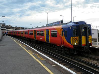 5870 at Clapham Junction. &copy; llamafish