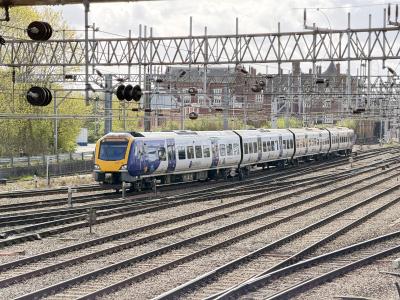 331110 at Crewe. &copy; Luivery