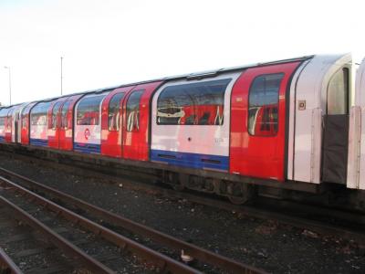 LU92174 at Loughton (LU). &copy; Byron5574