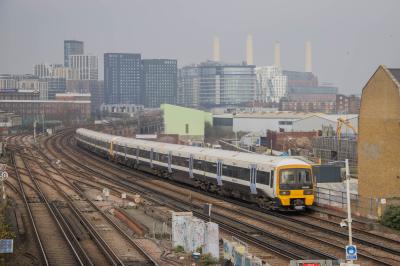 465009 at Wandsworth Road. &copy; Zain