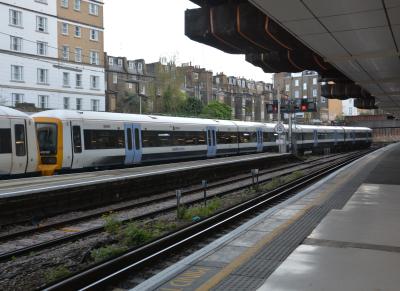 465190 at London Victoria. &copy; AJax