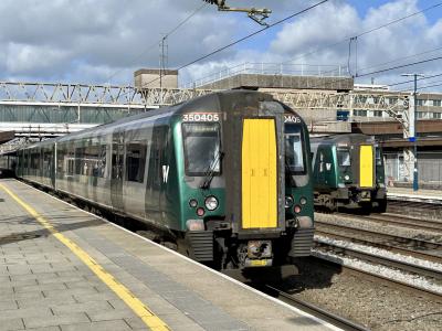 photo of 350405,350108 at Stafford