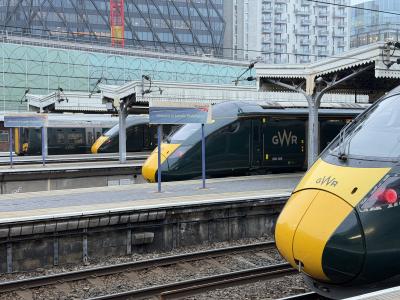 800309,802105,800301,387162 at London Paddington. &copy; Luivery