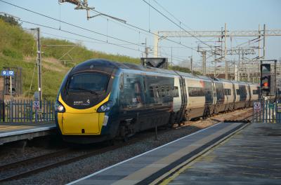 390040 at Milton Keynes Central. &copy; AJax