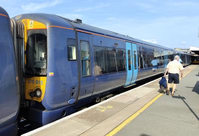 375915 at Tonbridge. &copy; Geoff