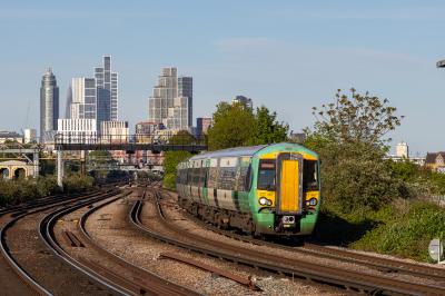 photo of 377467 at Clapham Junction