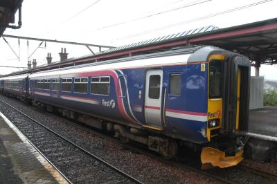 156458 at Dumbarton Central. &copy; Byron5574