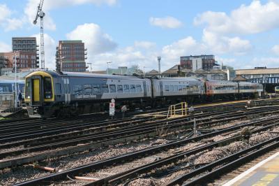 158887 at Clapham Junction. &copy; llamafish
