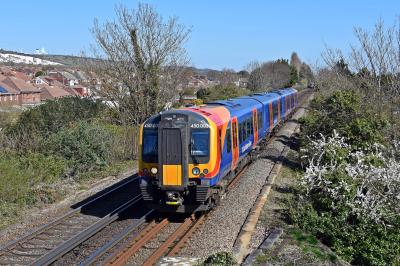 450003 at Portchester. &copy; Bestieboy