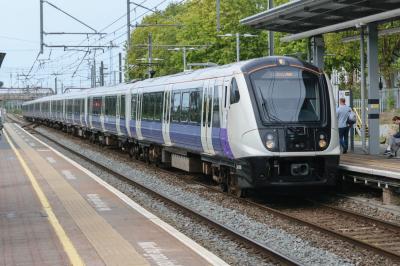 345018 at West Ealing. &copy; llamafish