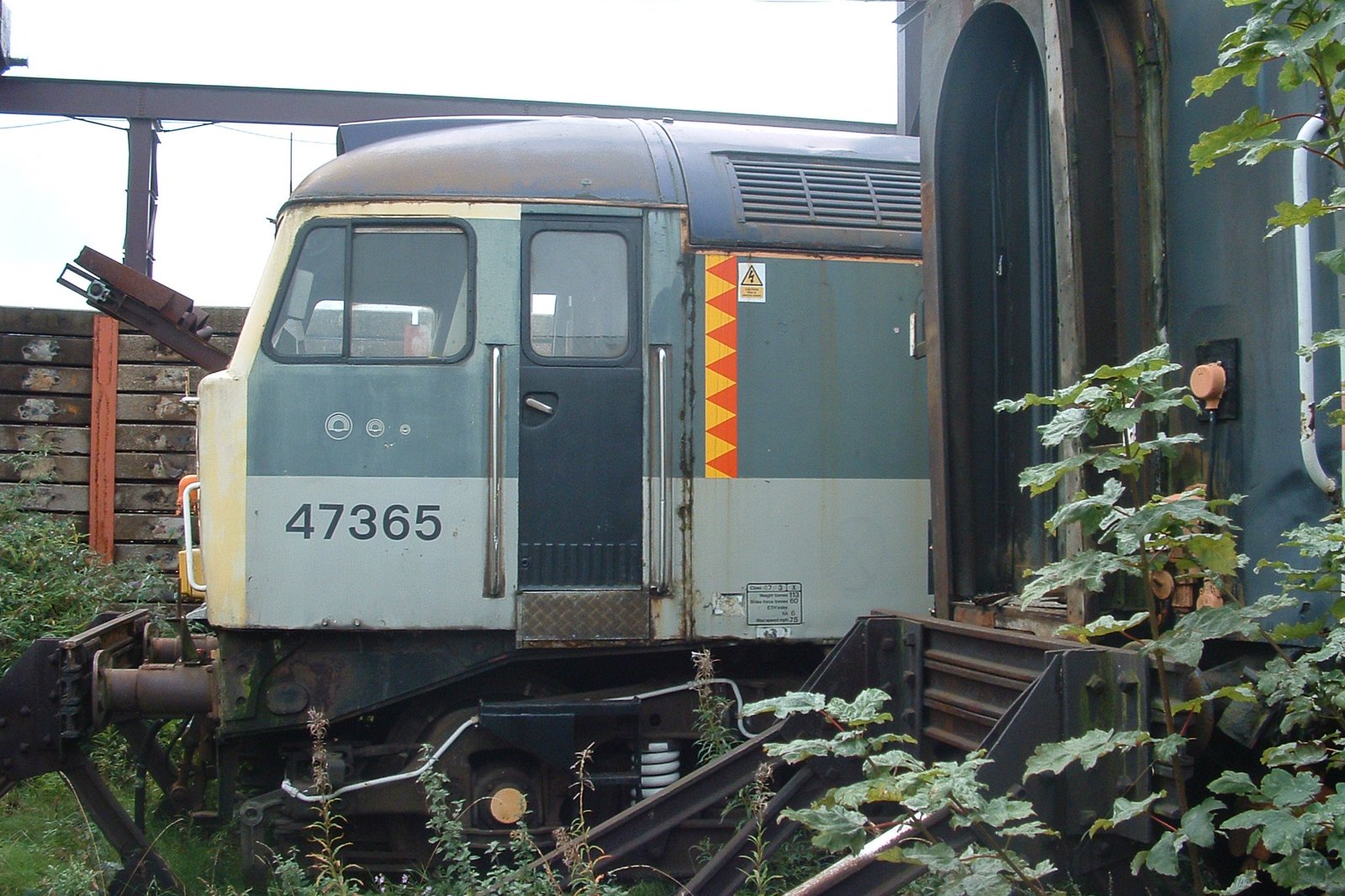 Photo of 47365 at Rotherham C.F. Booths Scrap Yard — trainlogger