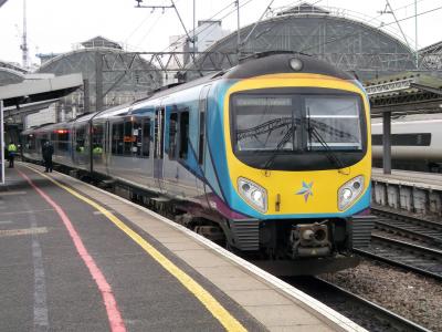 185141 at Manchester Piccadilly. &copy; Gary37401