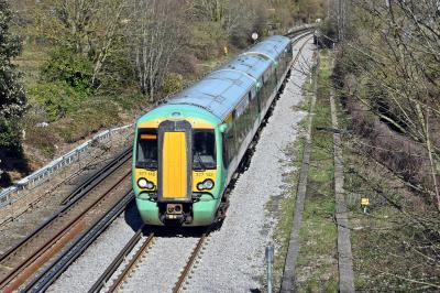 377142 at Bedhampton. &copy; Bestieboy