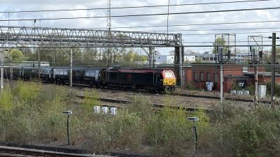 67020 at Crewe. &copy; Luivery