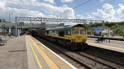66601 at Milton Keynes Central. &copy; Luivery