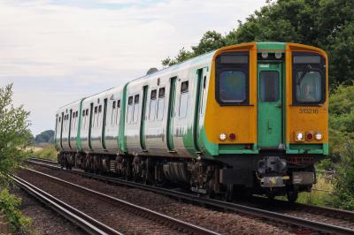 313216 at Barnham. &copy; South Coast Trainspotter