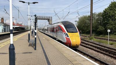 800201 at Newark North Gate. &copy; Luivery