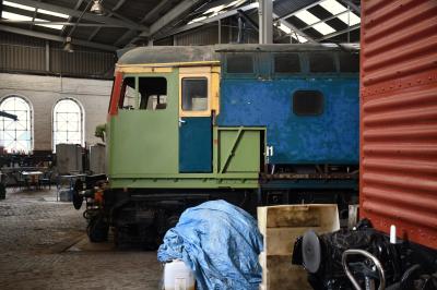33111 at Barrow Hill. &copy; MJM