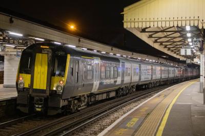458413 at Clapham Junction. &copy; Zain