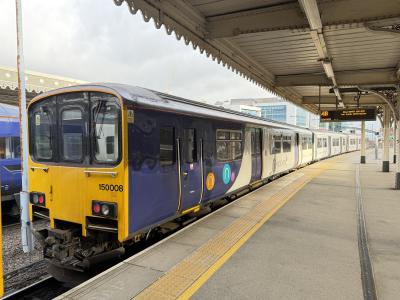 150008 at Sheffield. &copy; Luivery