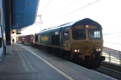 66536 at Reading. &copy; SirArchie34059