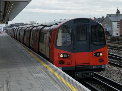 LU96054 at Dollis Hill. &copy; llamafish