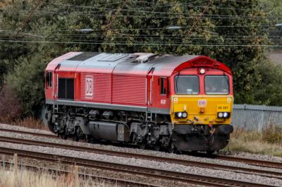 66207 at Winwick. &copy; stevexos