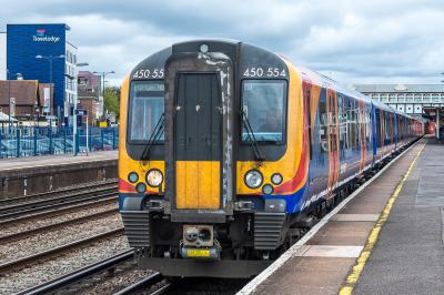 450554 at Eastleigh. &copy; Shotts