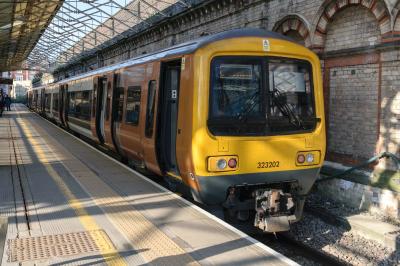323202 at Crewe. &copy; llamafish
