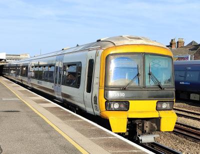 465930 at Tonbridge. &copy; Geoff