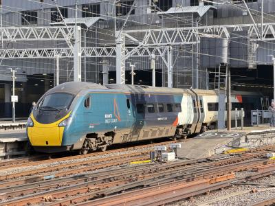 390104 at London Euston. &copy; Luivery
