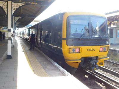 166208 at Fratton. &copy; Trainman5862