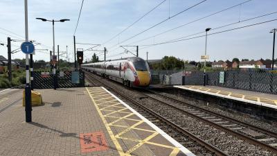 801210 at Newark North Gate. &copy; Luivery