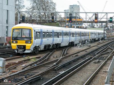 465004 at London Bridge. &copy; llamafish