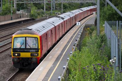 325002 at Tamworth. &copy; South Coast Trainspotter
